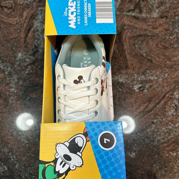 NIB Women’s Aldi Exclusive Mickey Mouse Sneakers - Picture 4 of 12